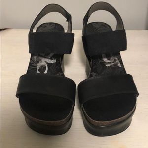 Black OTBT Bushnell Wedges like new